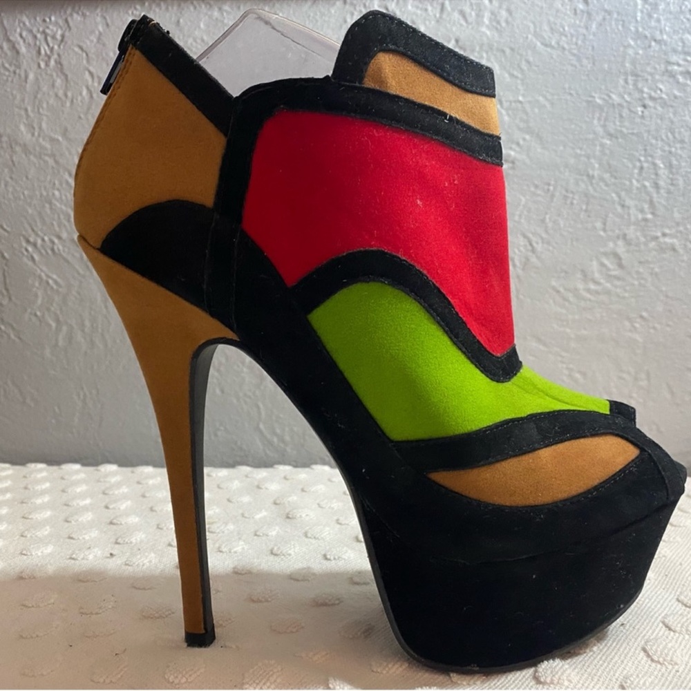 Alba tri color heels size 10